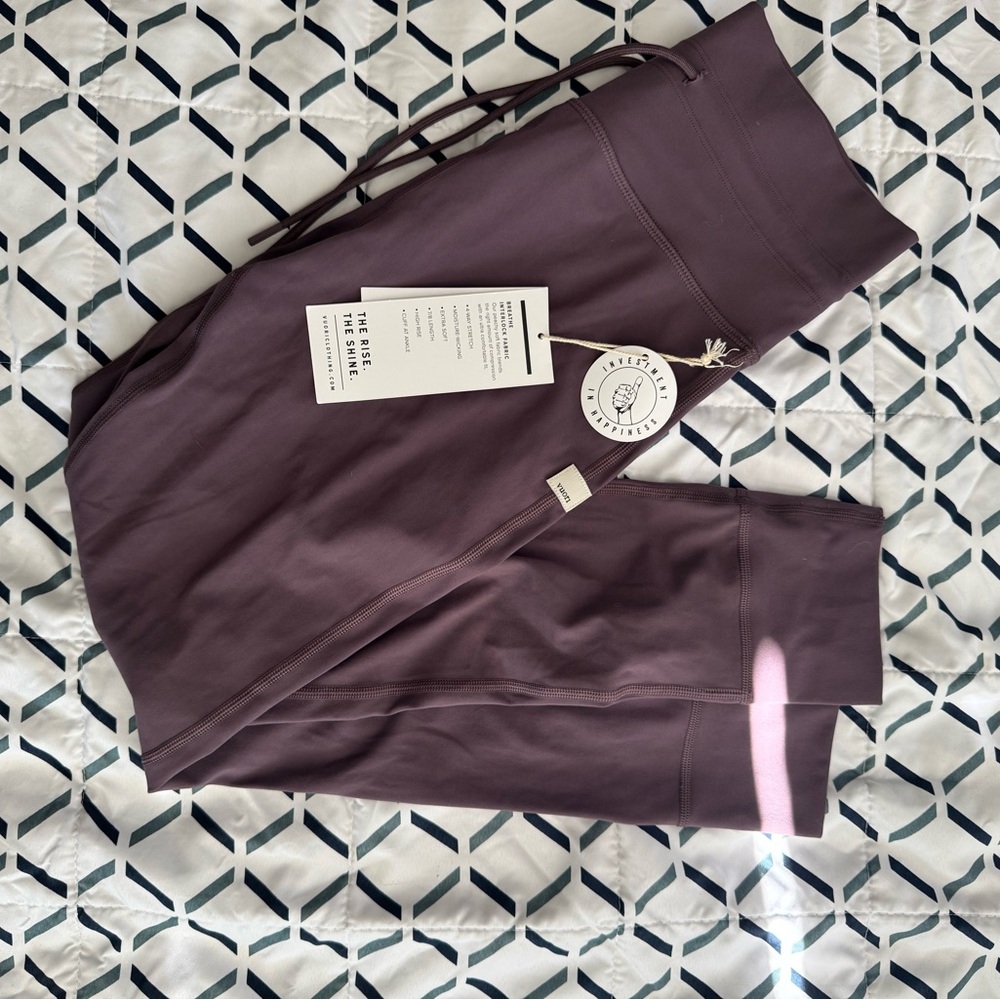 NWT Vuori daily leggings